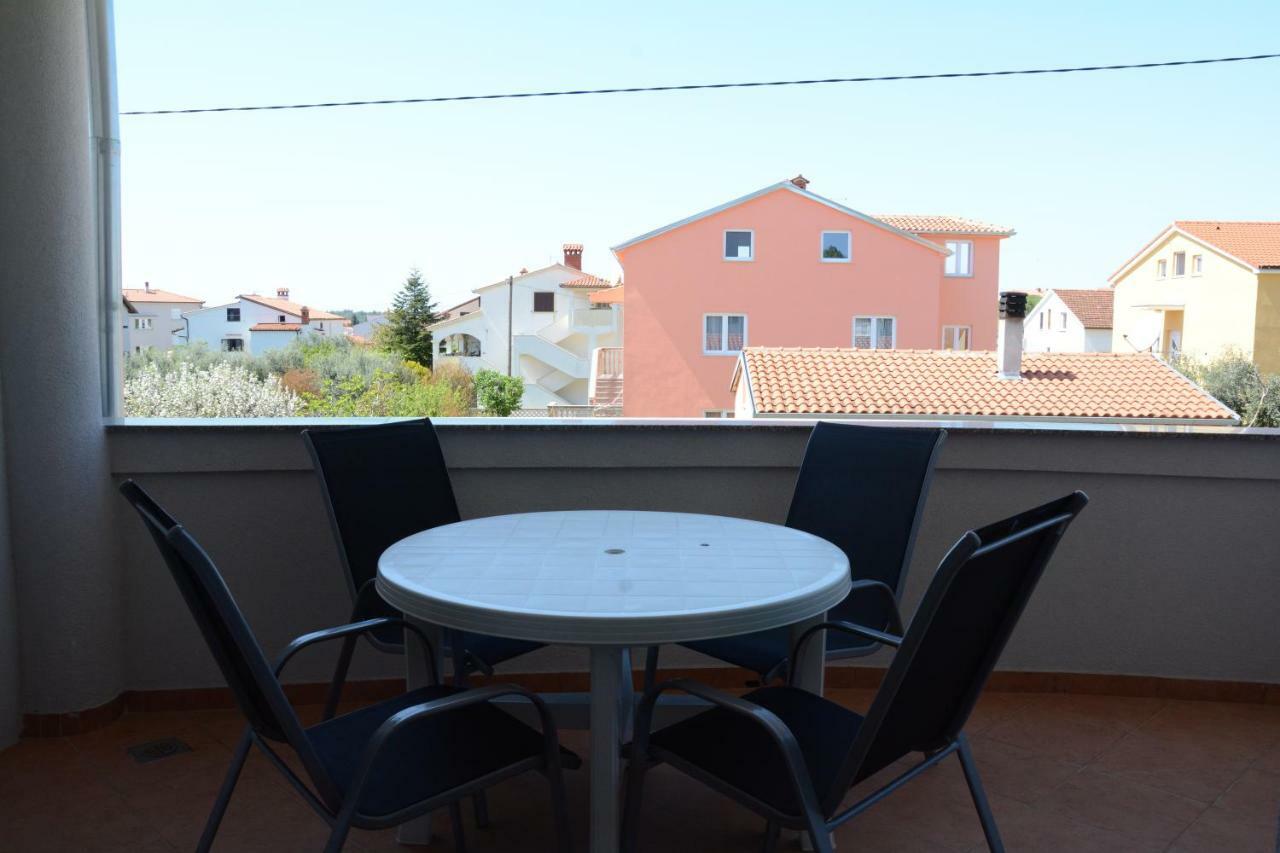 Apartments Dubravka Медулин Экстерьер фото